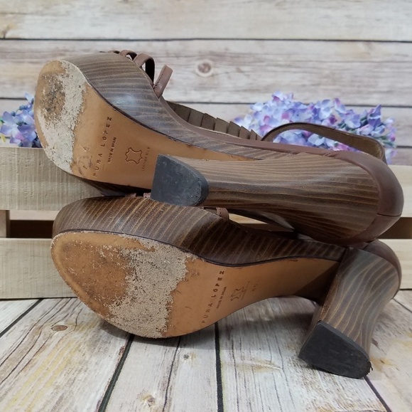 PURA Lopez 40 Brown Ruffle T Strap Wooden Heels - Picture 8 of 8